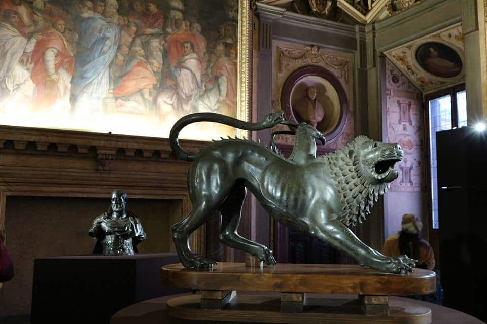 Un'immagine esclusiva della Chimera a Palazzo Vecchio
