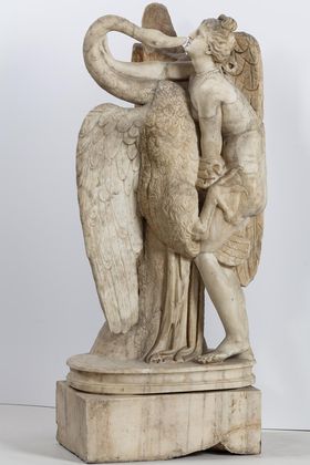 Leda e il Cigno: statua in marmo di Leda e il Cigno, copia romana da un originale greco di età ellenistica. 